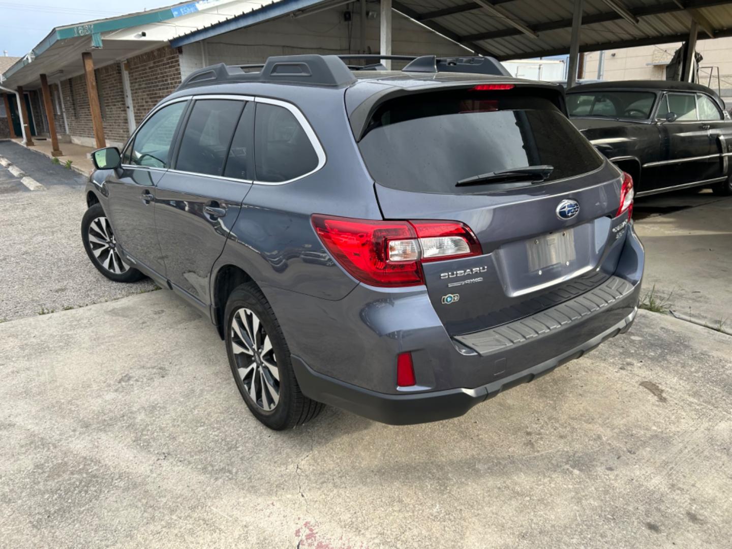 2016 Grey Subaru Outback Limited (4S4BSENC2G3) with an 3.6L H6 F DOHC 24V engine, AUTOMATIC transmission, located at 1687 Business 35 S, New Braunfels, TX, 78130, (830) 625-7159, 29.655487, -98.051491 - 1 Owner no accident and well cared for with a powerful 6 cylinder engine. You won't be disappointed. - Photo#1